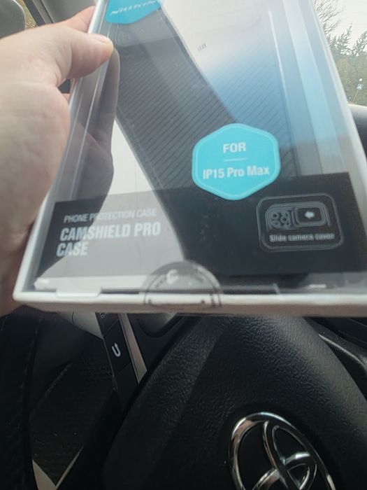 Продаю новий чохол для iPhone 15 Pro Max.
