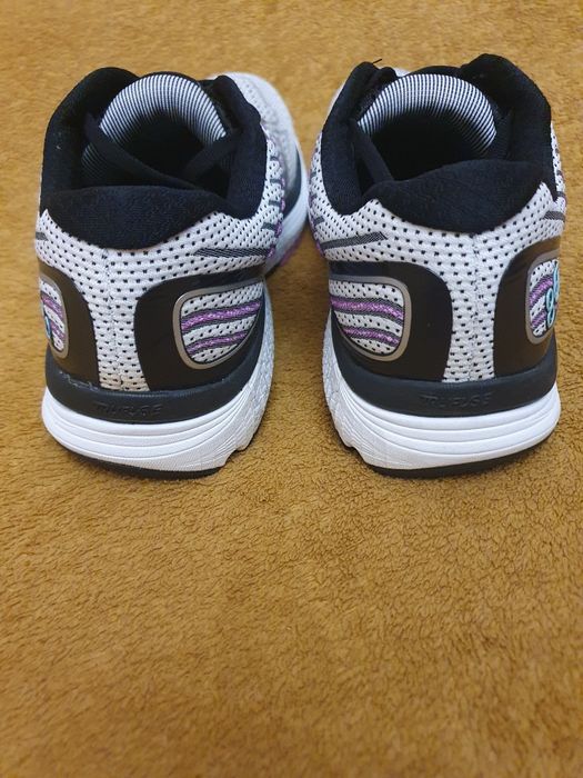 Кроссовки беговые New Balance 860 p. 40 стелька 26 см
