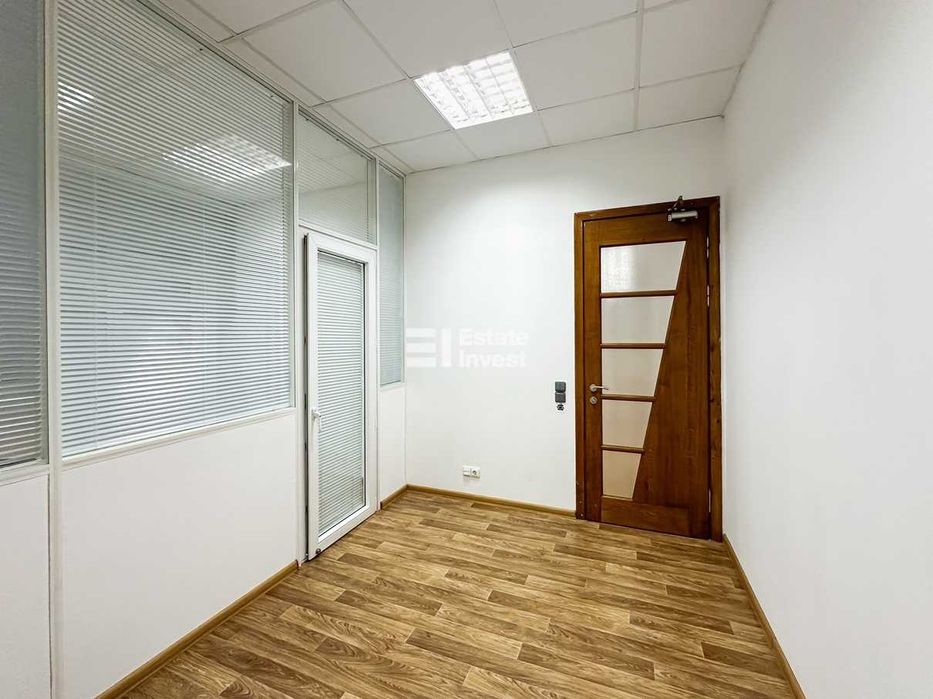 Продам помещение под офис, клинику, фонд по адресу:  ул. Крымская, 8.