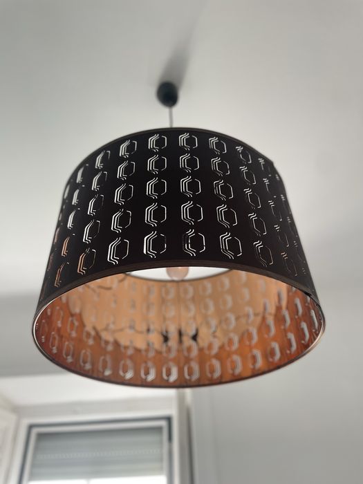 Candeeiro preto grande de sala