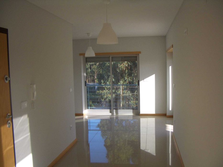 Apartamento T1 arrendar em Valença