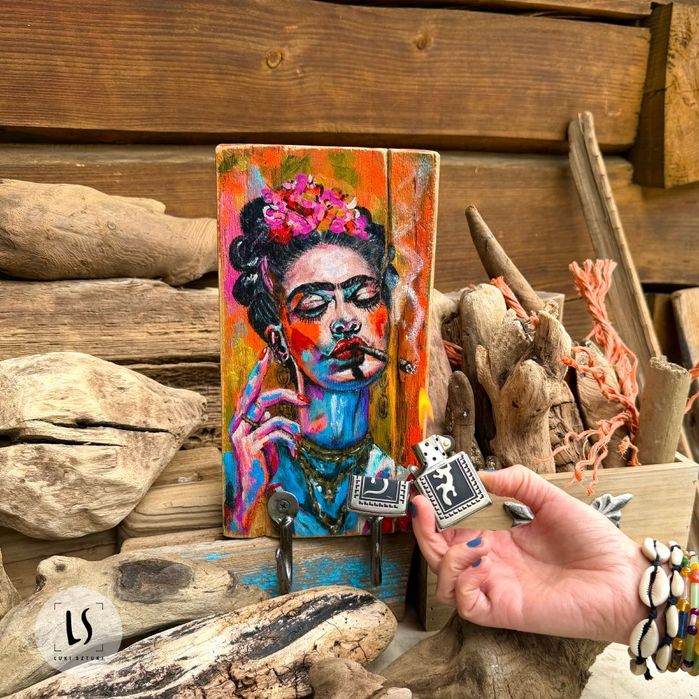 Driftwood i FRIDA, obraz na belce z MOLO w Orłowie | LUKI SZTUKI