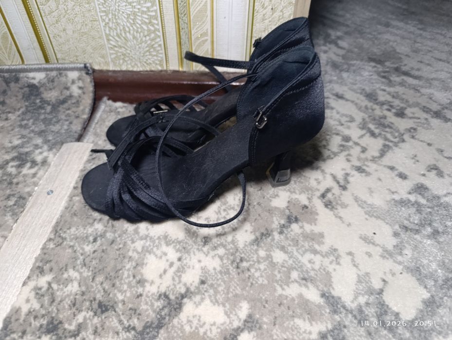 Туфлі стандарт, латина