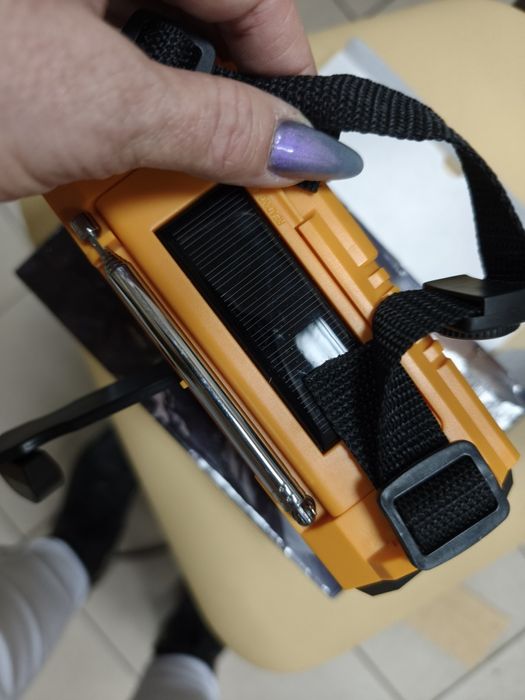 Радио Solar Crank CR1009 на солнечной батарее с зарядным на 12000 мАч