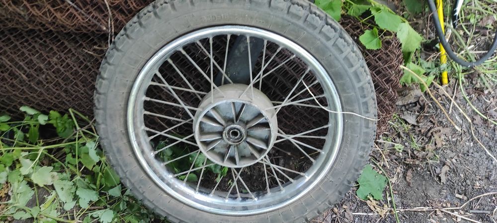 Колесо від мотоцикла