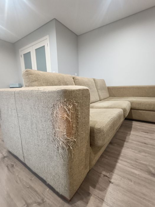 Dou Sofá com marcas de uso