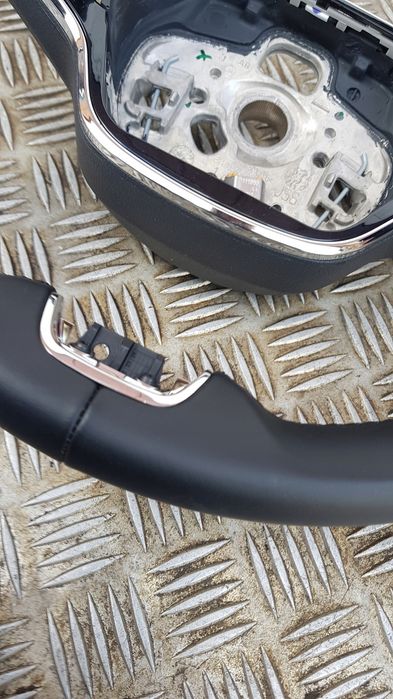 Skoda Octavia IV Kierownica skórzana Panel Multi Bardzo ładna