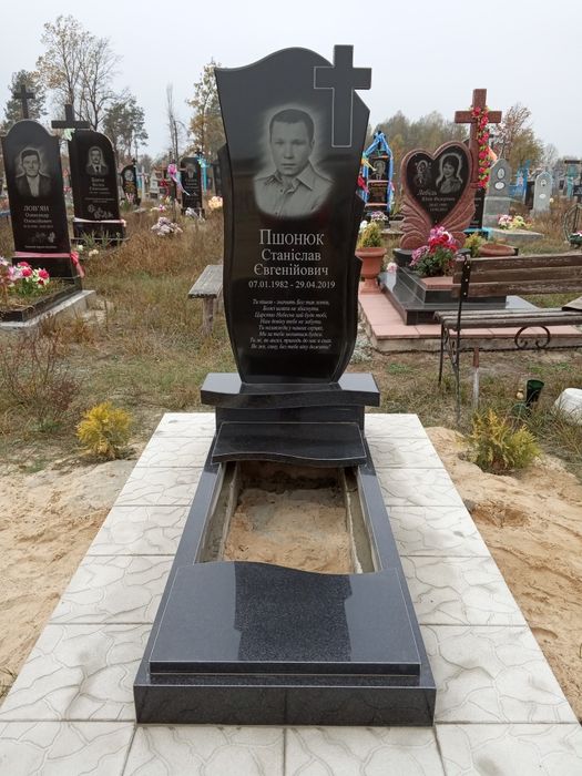 пам'ятники гранітні