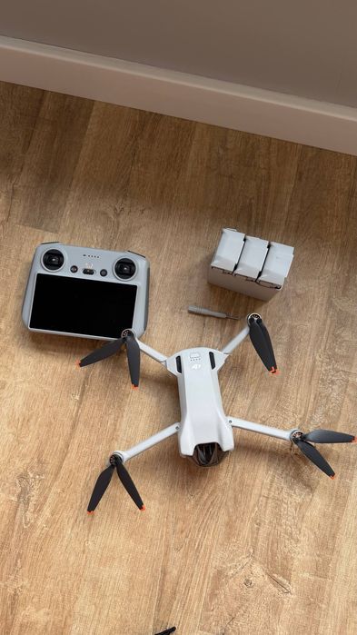 Dron DJI Mini 3