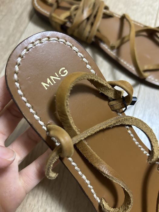 Mango шкіра 24 см