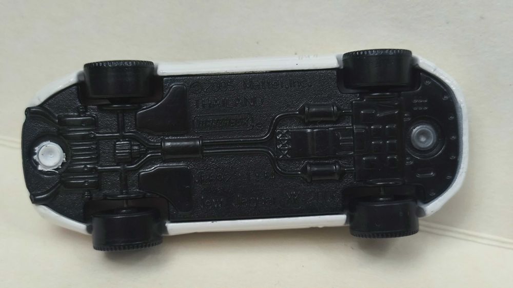 Машинка Jaguar XK-2006 Matchbox