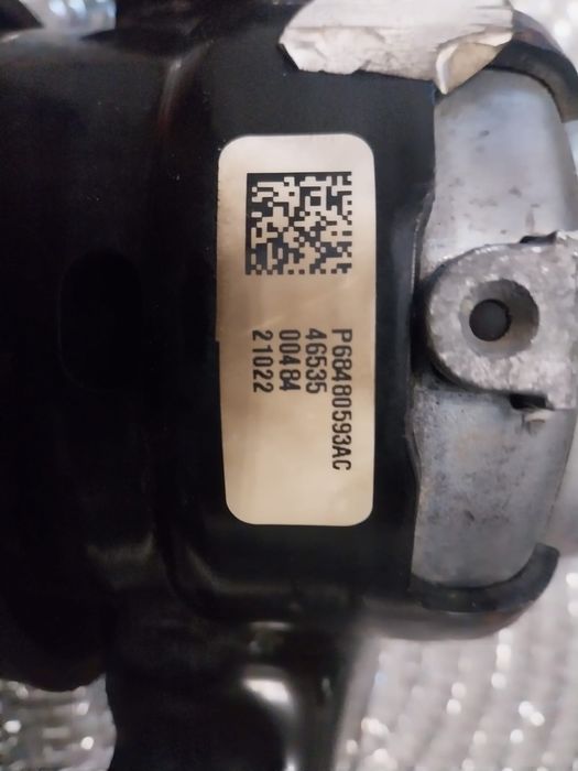 Poduszka silnika pod silnik jeep wrangler jl 2023r