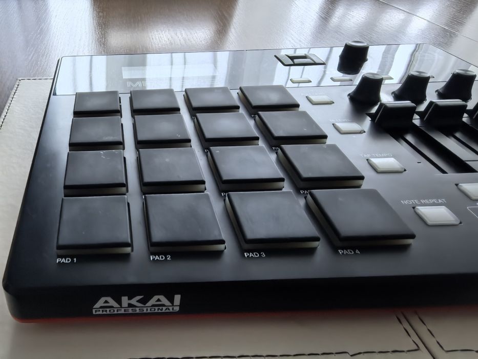 Akai MPD 226 – kontroler MIDI | Stan bardzo dobry | Kompletny zestaw