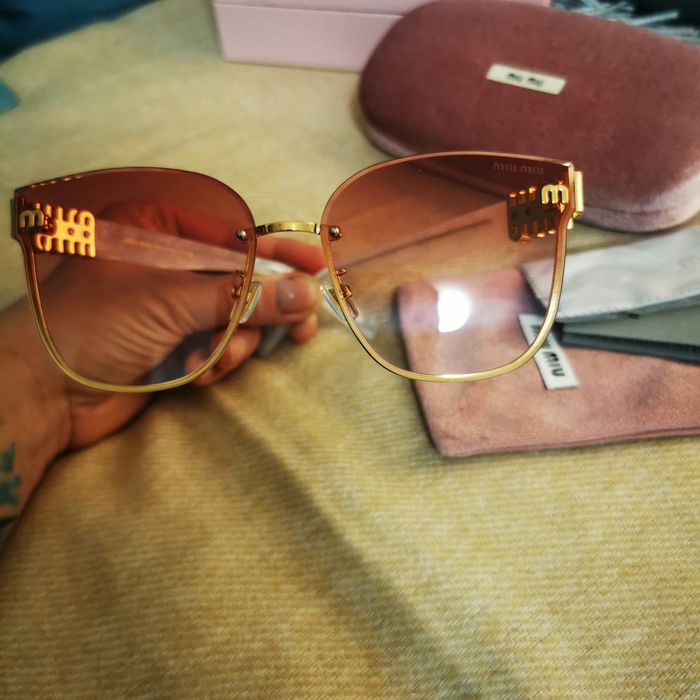 Okulary przeciwsłoneczne miu miu