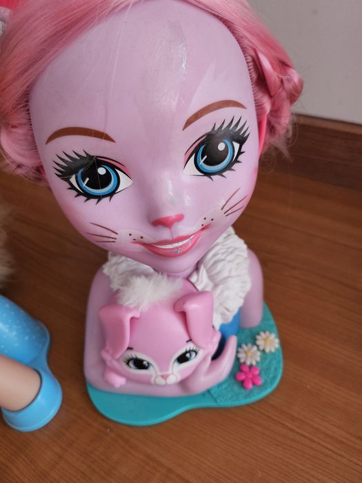 Bonecas para pentear e pintar