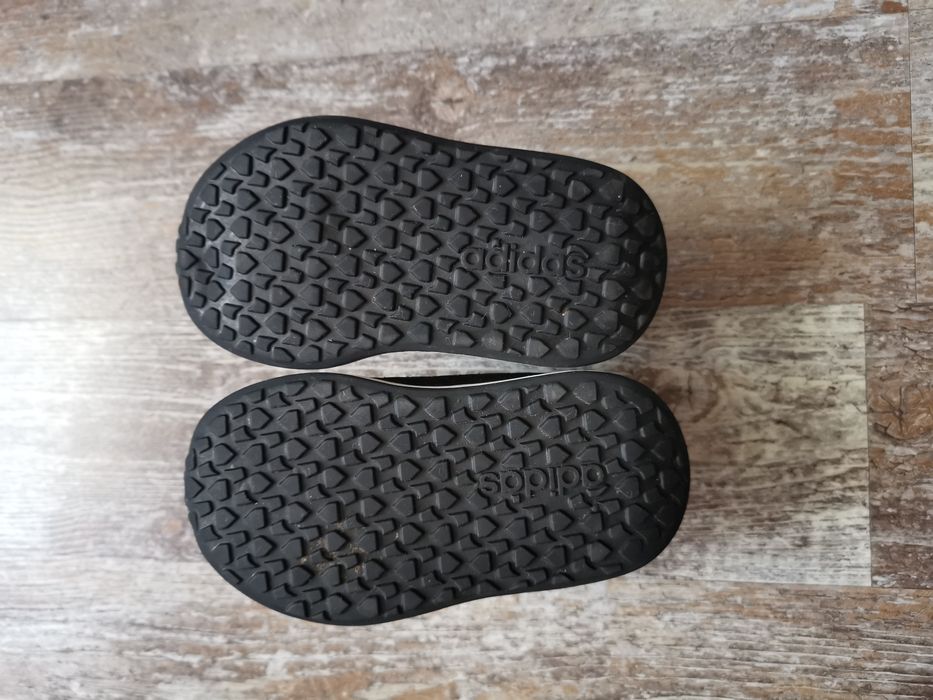 Buty sportowe adidas