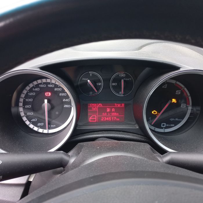 Alfa Romeo Giulietta 1.6. JTD Distinctive - a trabalhar (bom estado)