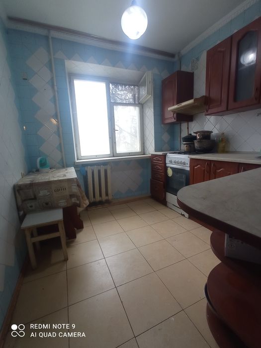 Продам двухкомнатную у моря .