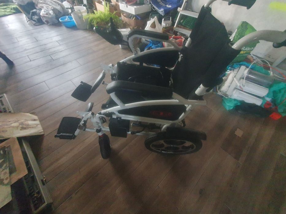 Wózek inwalidzki elektryczny