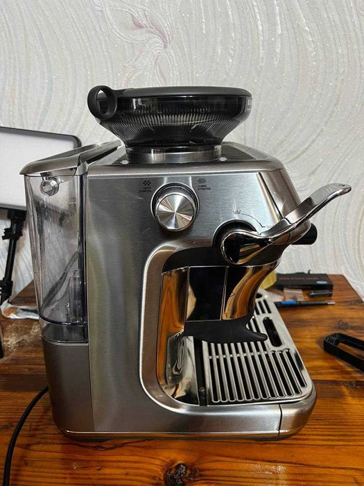 Кавомашина Sage - The Barista Touch Impress