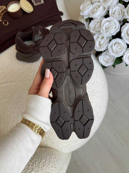 Жіночі кросівки New Balance 9060 Chocolate Brown