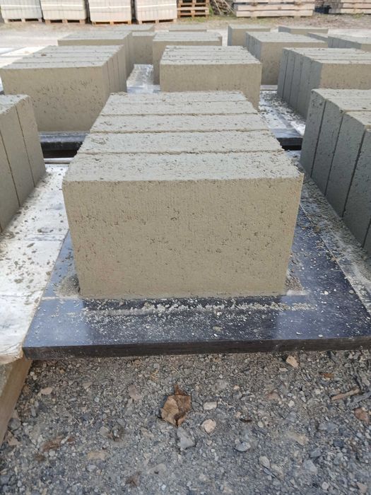 Bloczki betonowe fundamentowe B20 B15