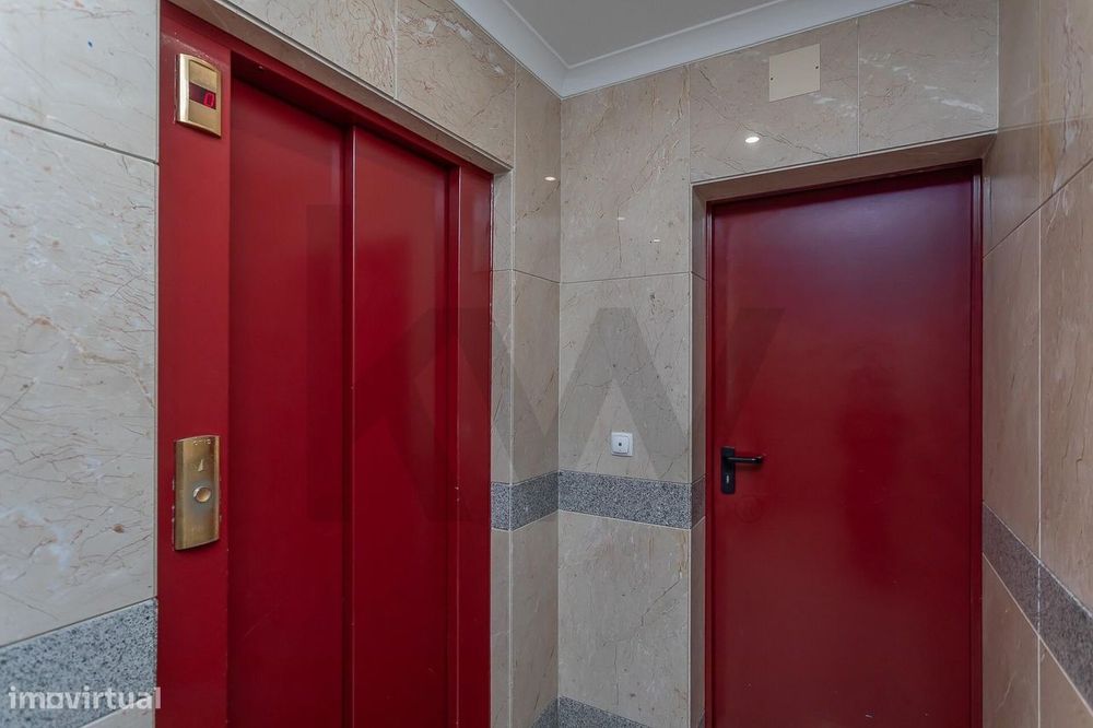Apartamento T4 |  Parque dos Poetas l Terraço  com 50m2 e Box com  2 l