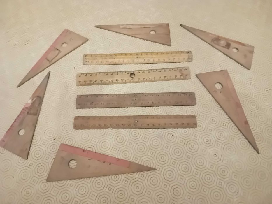 Lote de réguas e esquadros antigos