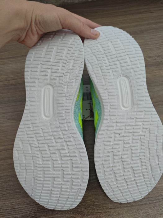 Кросівки adidas ,оригінал,38 розмір