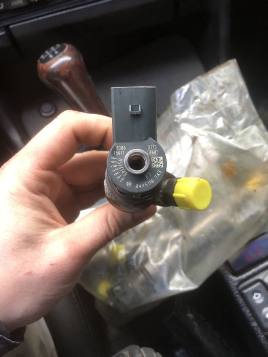 Продам форсунки з бмв 2.0д