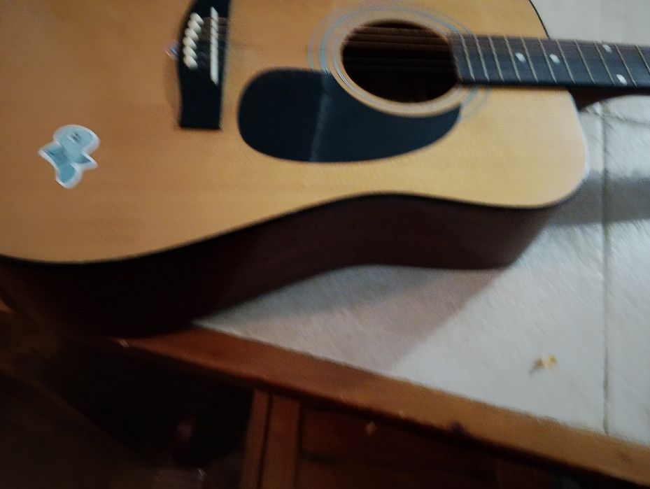 Vendo guitarra. Seminova