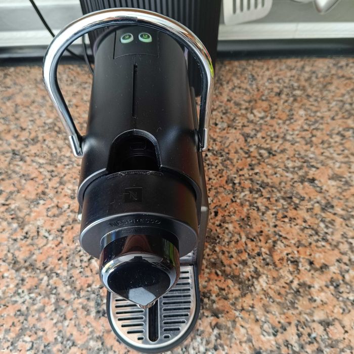 Máquina Nespresso Pixie