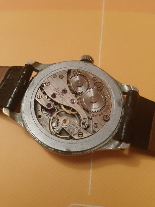 Часы  швейцарские винтаж