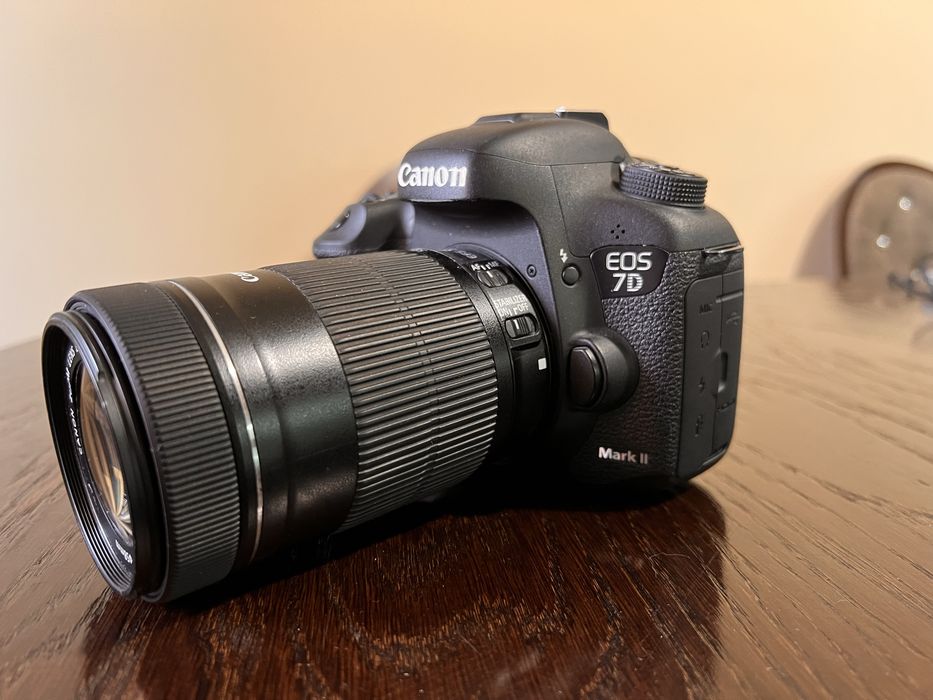 canon 7d mark 2 - купити цифрові фотокамери - Ціна на OLX.ua