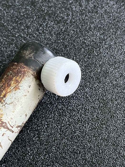 Nakrętka do pompki plastikowej Romet Wigry 3 składak PRL