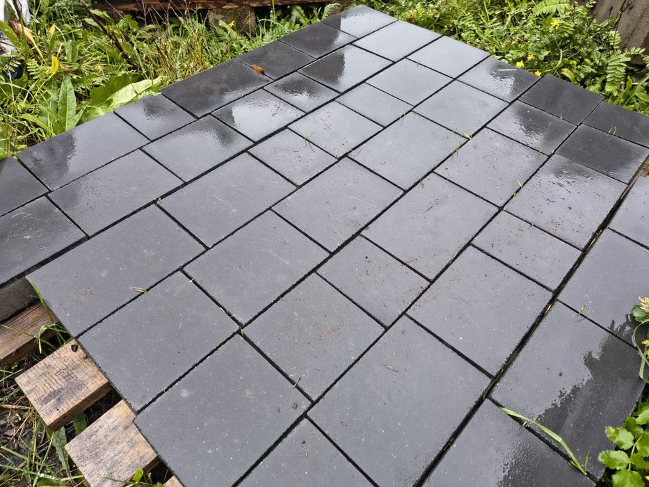 Kostka brukowa betonowa, czerwona, grafitowa, 6 cm, 8 cm z demontażu