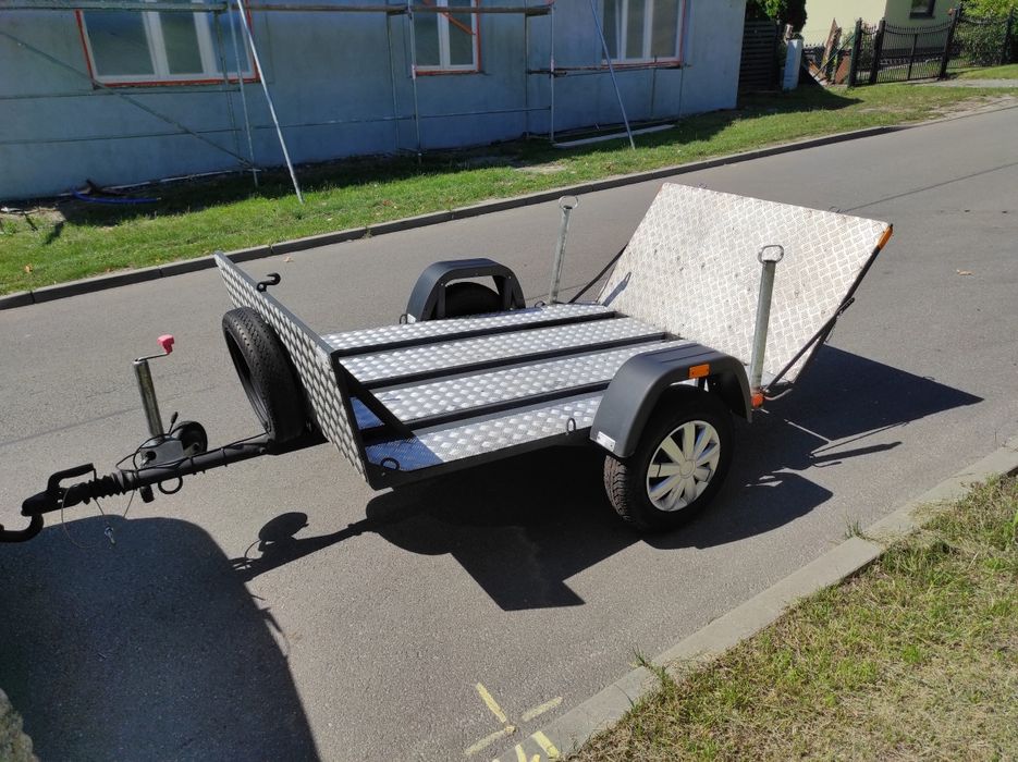 Wynajem lawety 2m, 4m, 5m, przyczepy towarowe