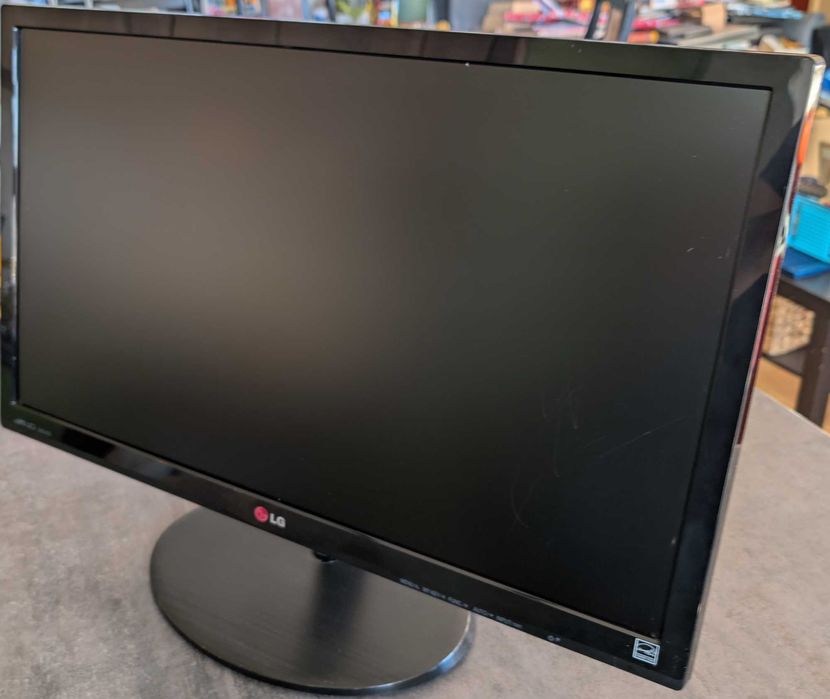 Monitor LG 24 cale 24EA53VQ-P + Chromecast 3.0