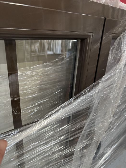 Janela de aluminio Castanha 123cm(largura)x103cm(altura)