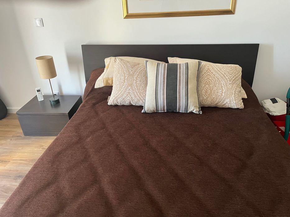 Móvel de quarto em bom estado de uso