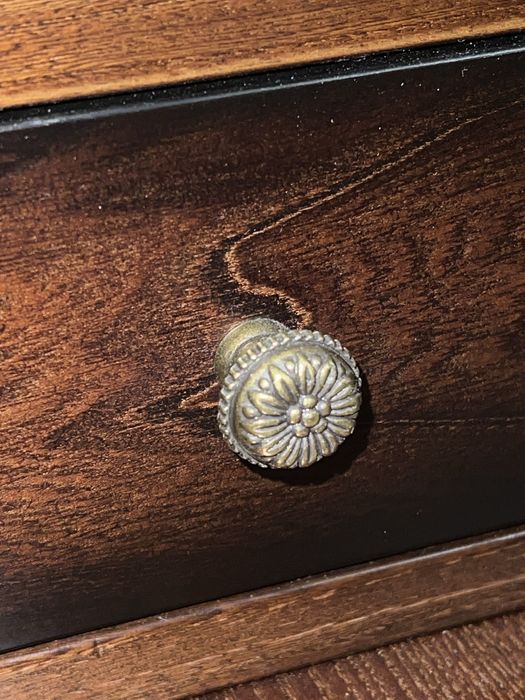 Туалетный столик ручной работы из массива береста, цвет венге