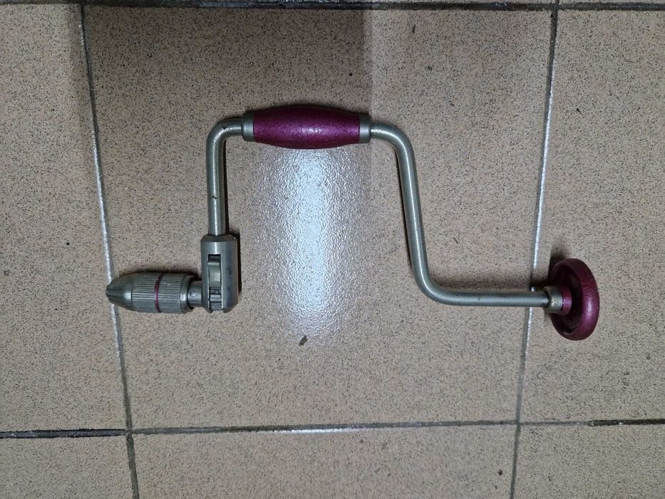 Furadora manual antiga