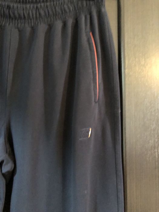 Спортивный костюм практически новый