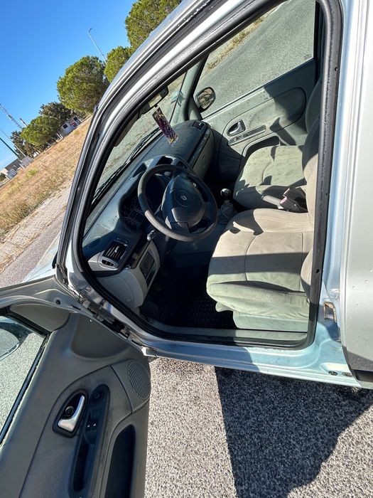 Renault Clio 1.2 16v 75cvs - 2001 - — photo 5