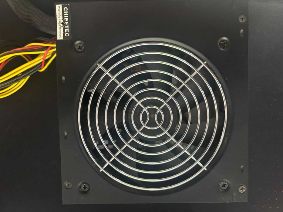 Продам блок живлення Chieftec 600W (GPS-600A8)
