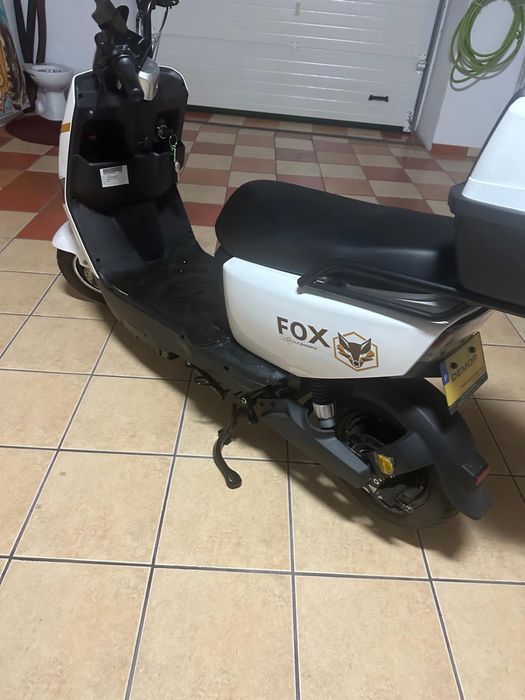 Scooter eletrica como nova