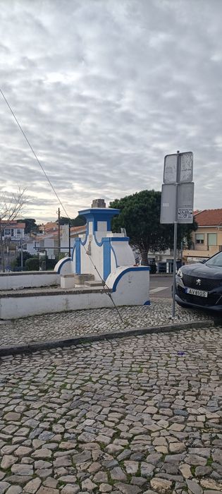 Antiga Loja no Centro de Bicesse renovada para Apartamento T2 + 1