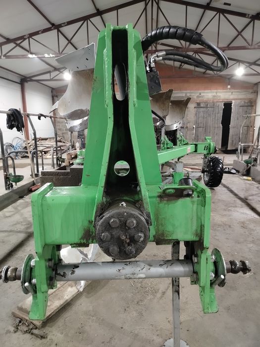 Pług 4 skibowy obrotowy