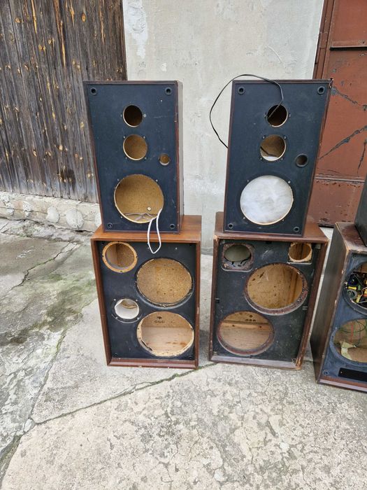 Skrzynie z kolumn Tonsil, Unitra, Diora, Pionier.