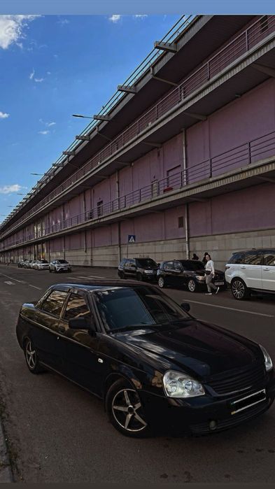 Продам Priora черный